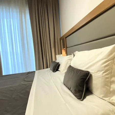 Abner's Hotel 4*