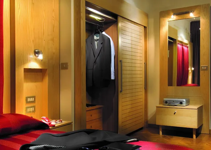 Abner's 4*